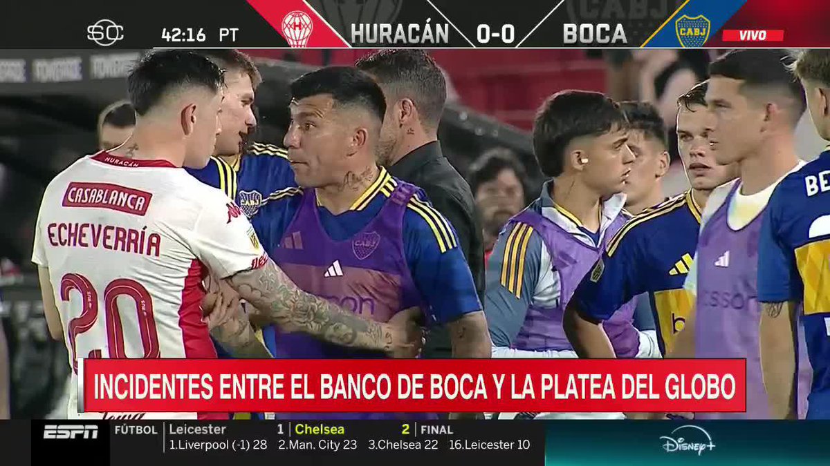 lo gaga que está Gary Medel es impresionante y estos tontitos de la directiva lo quieren traer. Si su discurso para sacar a Castillo es por conflictivo sigan su línea y no traigan a Medel.