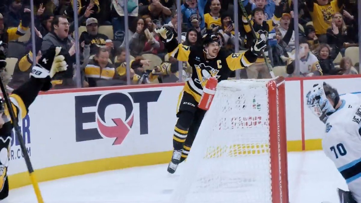 Born to play hockey 🏒 Sidney Crosby is the seventh player in NHL history to score 600 goals with a single franchise.
