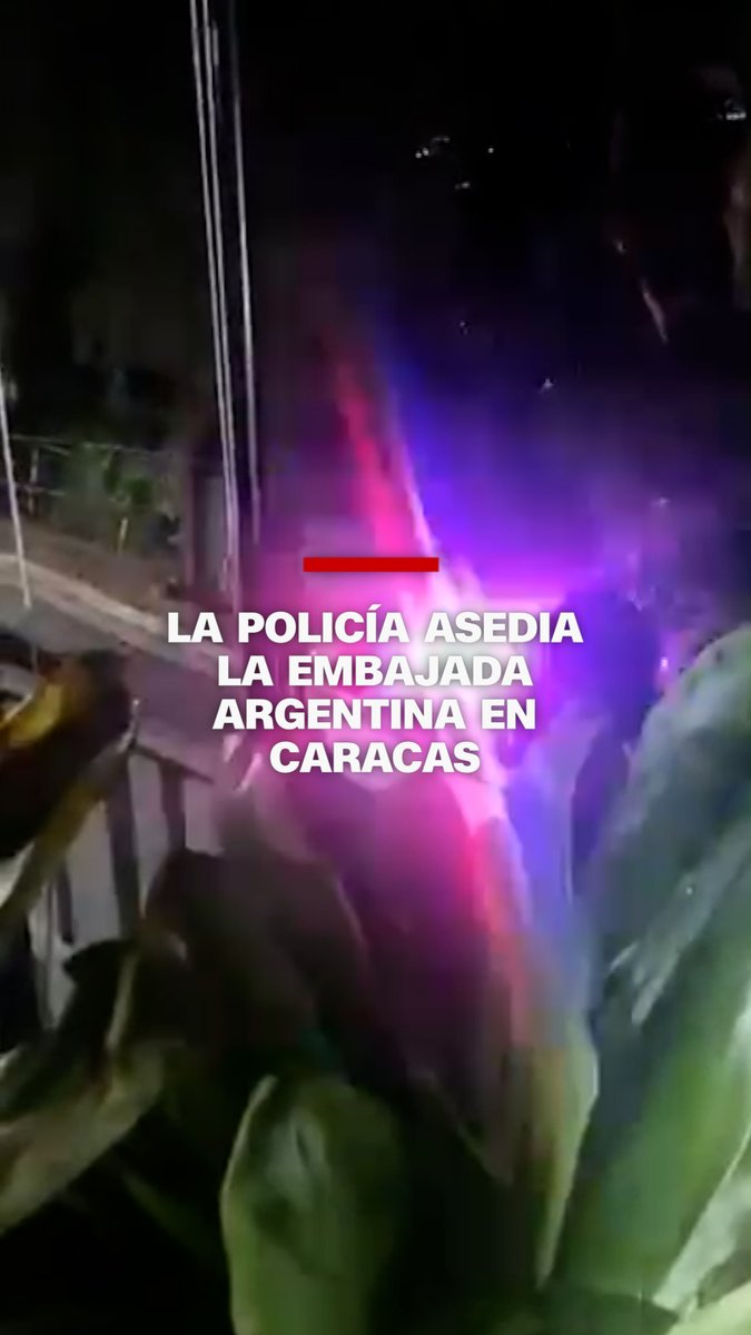 Opositores al Gobierno del presidente Nicolás Maduro denunciaron que la embajada de Argentina en Caracas, bajo custodia de Brasil y donde están asilados seis colaboradores de María Corina Machado y Edmundo González Urrutia, es asediada por la Policía. Situaciones similares ya se habían reportado en septiembre.