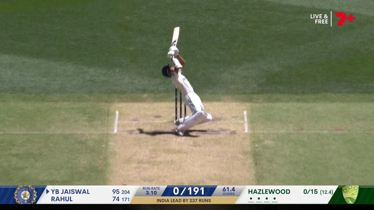 What a way to bring up a century! Yashasvi Jaiswal, take a bow 💯 #AUSvIND