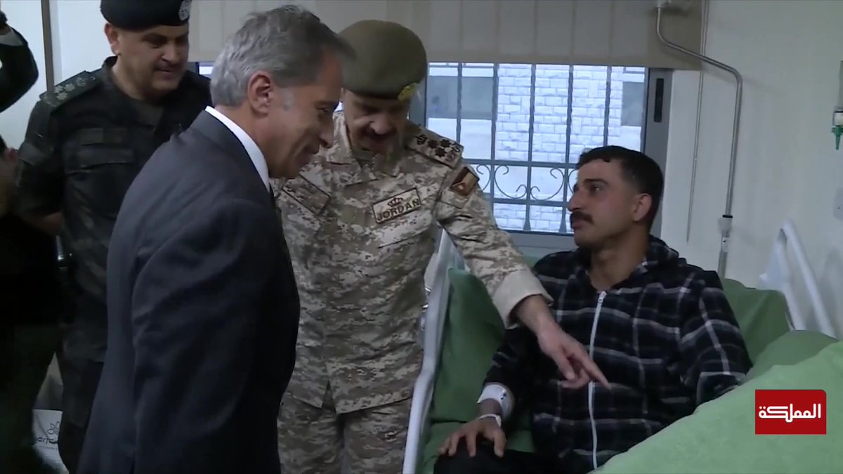 رئيس الوزراء لمصابي حادثة الرابية: نحن معكم وأنتم فخرنا وعزنا #عاجل #الأردن #الرابية #هنا_المملكة