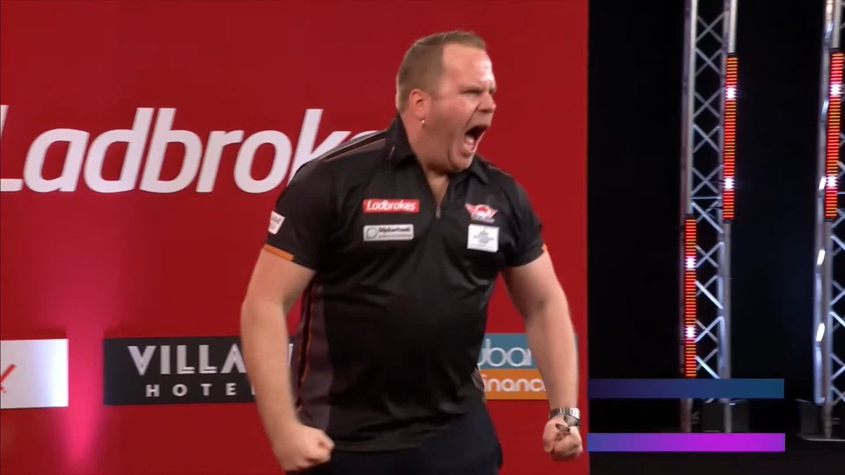 DIRK DENIES SCUTT! 🇳🇱 Dirk van Duijvenbode wins an absolute THRILLER against Connor Scutt! The Dutchman defies EIGHT 180s from Scutt to prevail in a dramatic last-leg shoot-out! 📺 #PCF2024 | QFs