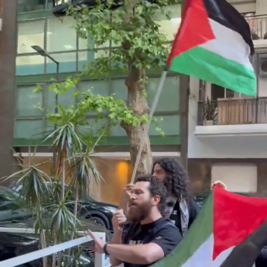 "Palestina": Por la protesta en un café de Palermo