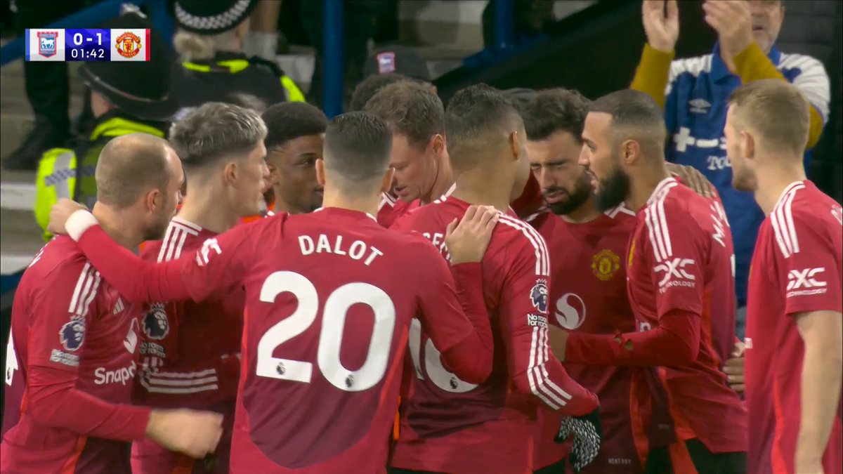 "Ruben's reds have RIPPED right into it." Marcus Rashford gifts Ruben Amorim with a goal early doors against Ipswich Town 🔥