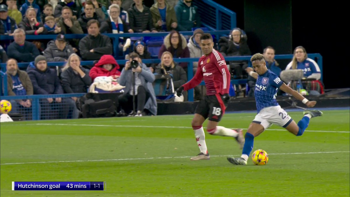 "A lovely strike." 🚀 Jamie Redknapp and Izzy Christiansen praise Omari Hutchinson's first Premier League goal against Man United 👏