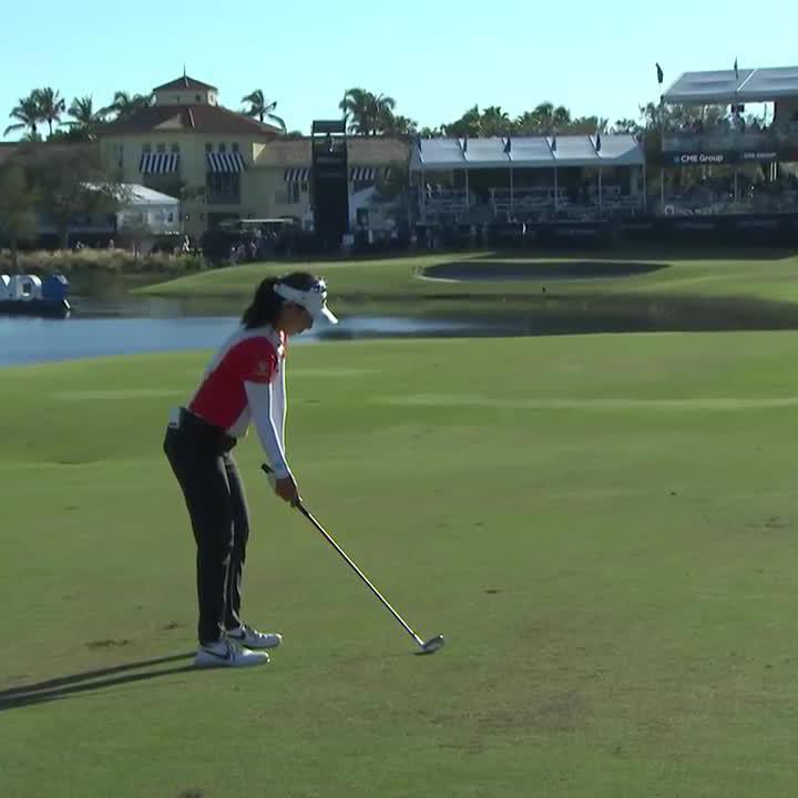 Jeeno, are you joking?! 🤯 This approach sets her up for birdie on 18