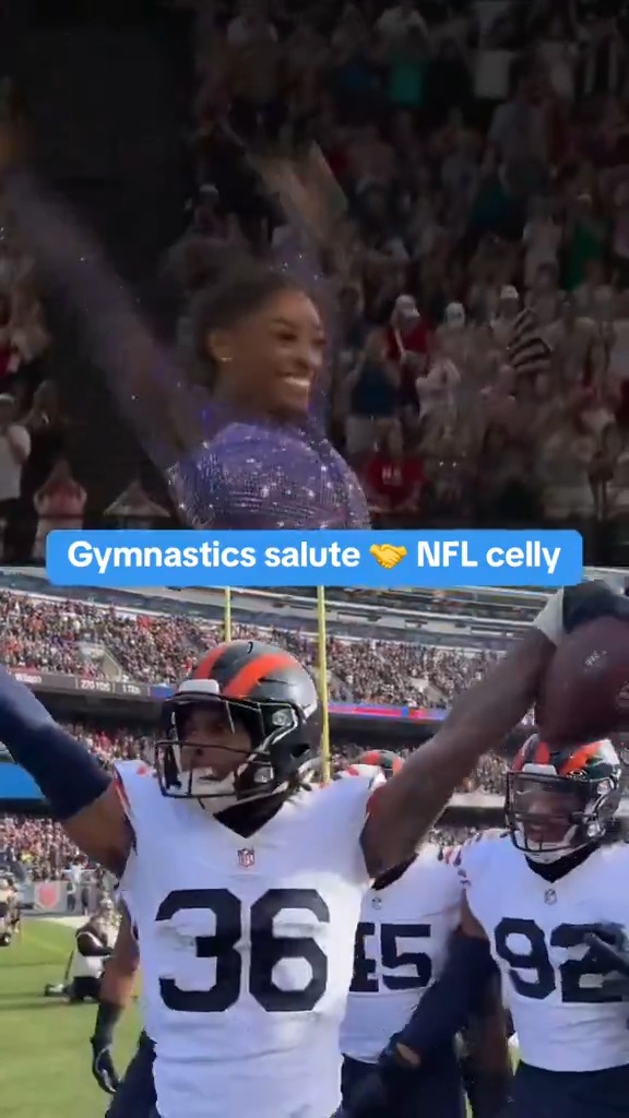 Jonathan Owens celebrated his forced fumble with a celebration pose inspired by Simone Biles. 🙌❤️