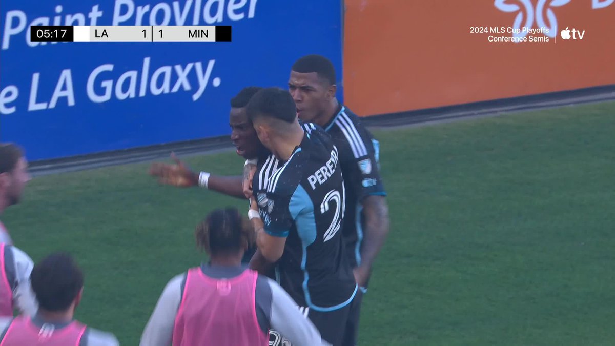 Kelvin Yeboah has answered with an ABSOLUTE SCREAMER! Instant response. 🔥 Minnesota United FC // Audi #MLSCupPlayoffs