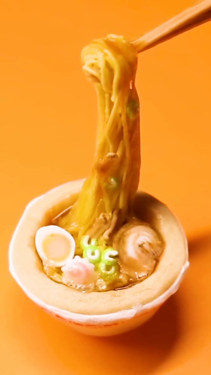the details in this ramen cookie by japanese creator きゅうりさんのクッキーたち →