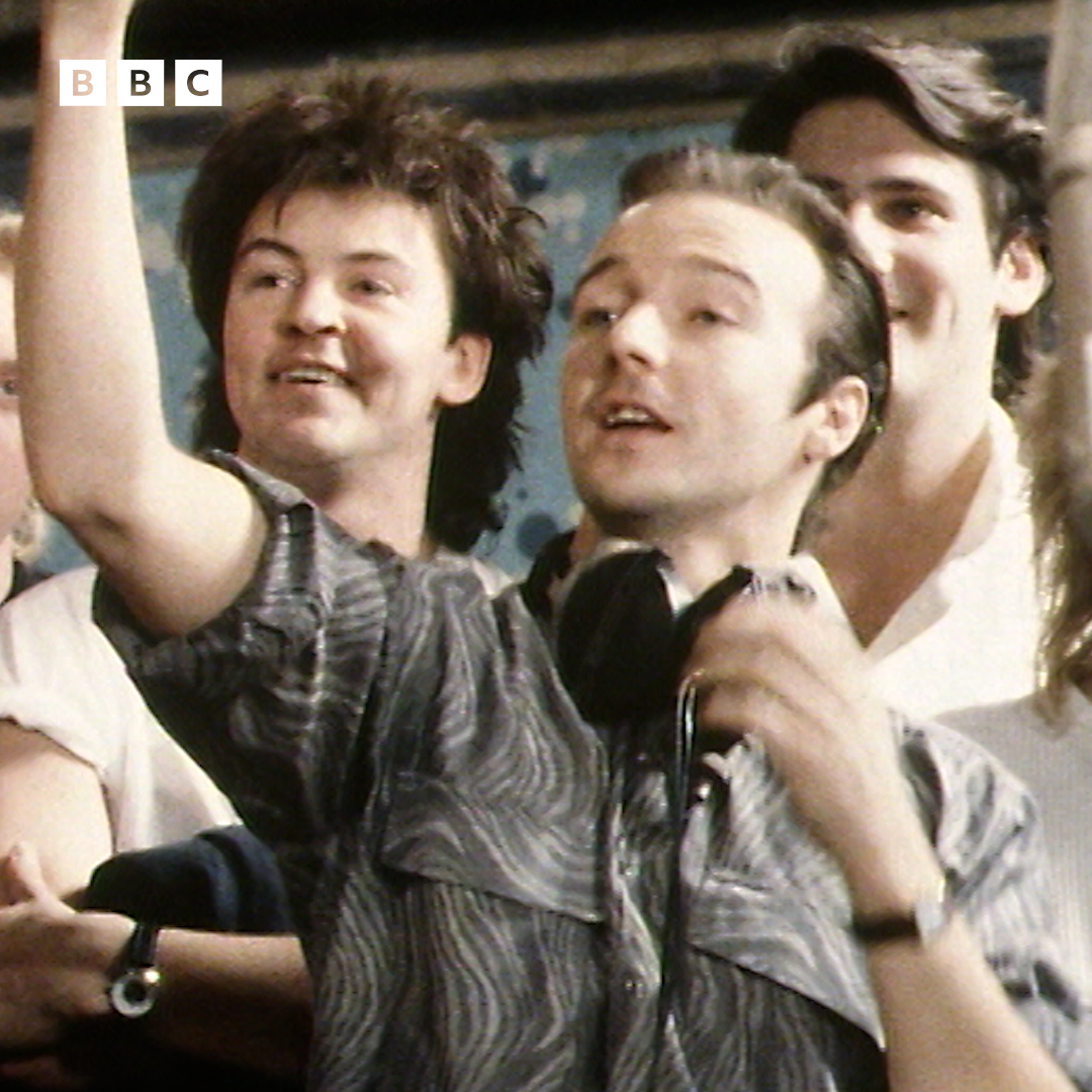 #OnThisDay 1984: Some of the crème de la crème of the British music scene came together for Band Aid, recording Sir Bob Geldof and Midge Ure's Do They Know It's Christmas? #bandaid #dotheyknowitschristmas #bobgeldof #midgeure