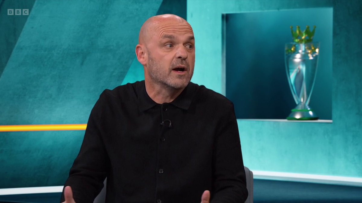 ‘3-4-3 isn’t gonna work’ We were missing FIVE first team players. It’s been ONE game. Did he think the system didn’t work against English teams when Sporting used it to batter City? Far too soon for this.