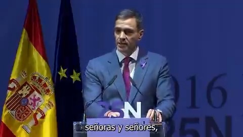 Cada mujer que muere a manos de su pareja o cada mujer que sufre la #ViolenciaDeGénero en sus múltiples formas, es una derrota para la democracia. No apartaremos la mirada. Queda mucho por andar, necesitamos más y mejor coordinación y dar la batalla en el terreno de los valores y la concienciación. Es nuestra prioridad. Por todas las que ya no están; y por las que a esta hora padecen estas violencias, hagamos en este #25N y en todos los días del año, que su dolor nunca más nos sea indiferente. #NiUnaMásNiUnaMenos