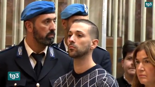 La Corte d'assise di Milano ha condannato Alessandro Impagnatiello all'ergastolo con tre mesi di isolamento diurno per aver ucciso a coltellate la fidanzata Giulia Tramontano, al settimo mese di gravidanza