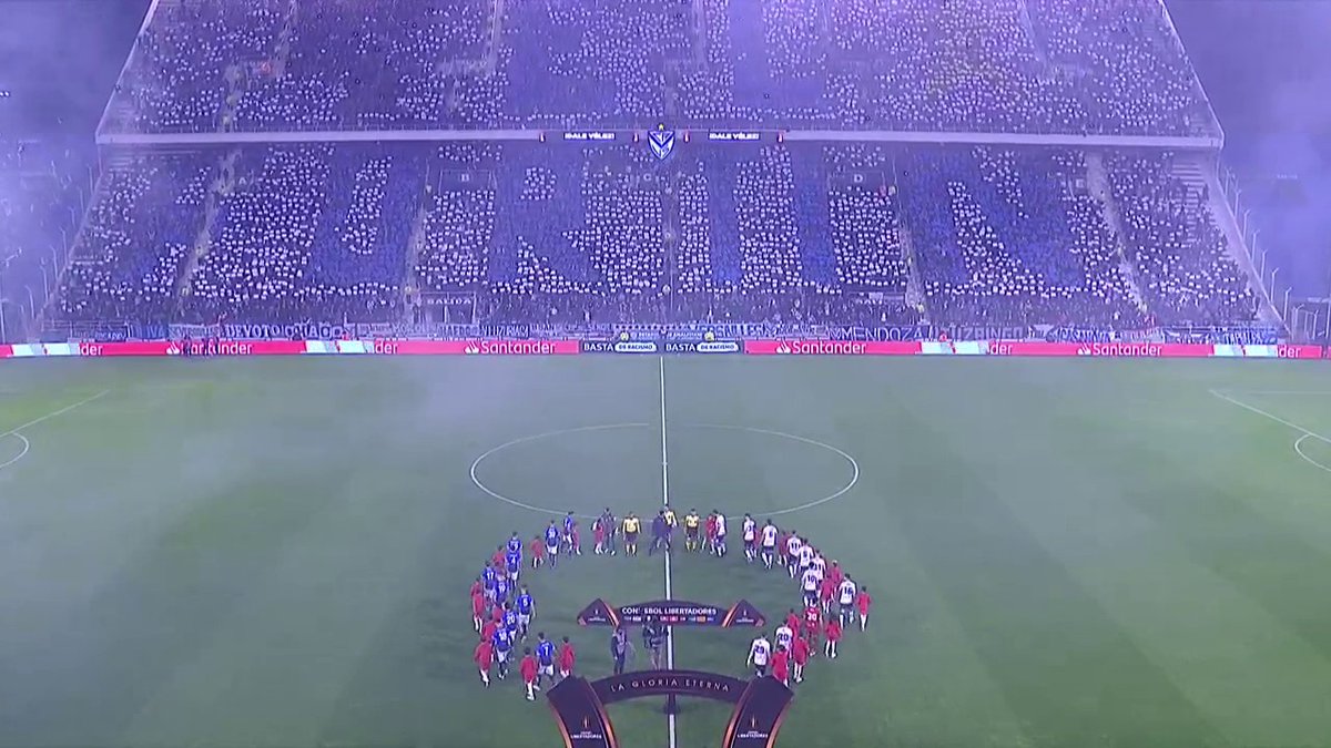 Vuelve a sonar el himno mas lindo del mundo en el amalfitani 🤍💙