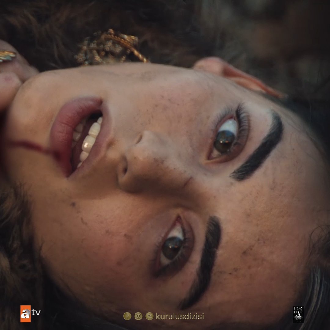 Bala Hatun, Osman Bey’in gözünün önünde şehit mi düşüyor? 💔 #KuruluşOsman yeni bölümüyle Çarşamba 20.00'de atv'de! ⚔️ Is Bala Hatun martyred right before Osman Bey’a eyes? 💔 #KuruluşOsman is on atv Wednesday at 20.00 with its new episode! ⚔️ atv Bozdağ Film