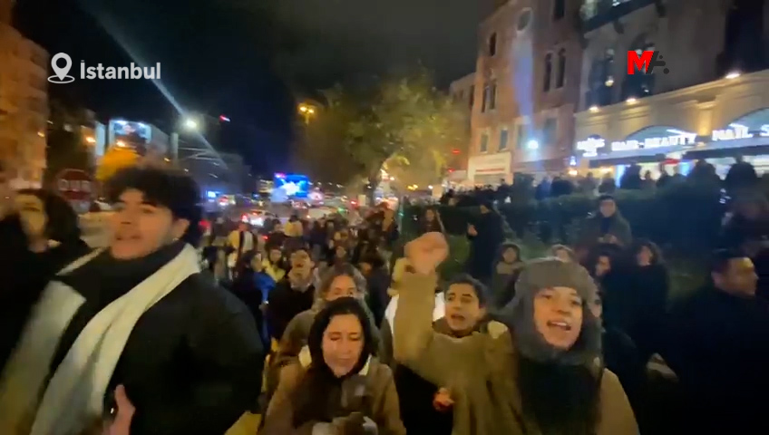 Binlerce kadın ‘Jin, jîyan, azadî’ sloganıyla Karaköy’de