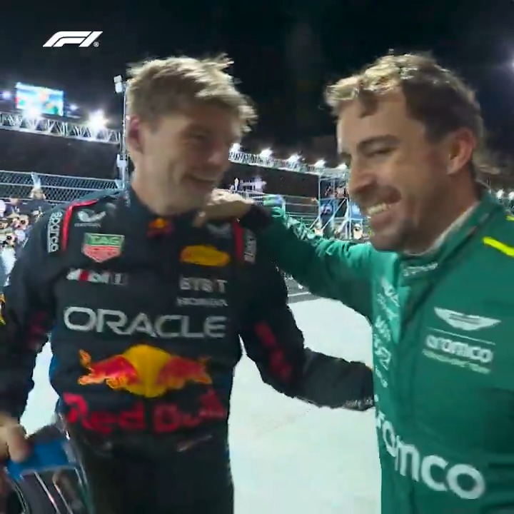 Hugs all-round for the four-time world champion 🫂 #F1 #LasVegasGP