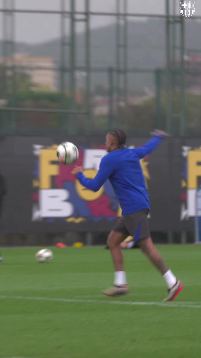 🇧🇷🪩 'GINGA' en ESTADO PURO... 🔥 El CONTROL an-to-ló-gi-co de RAPHINHA en el entrenamiento del Barça.