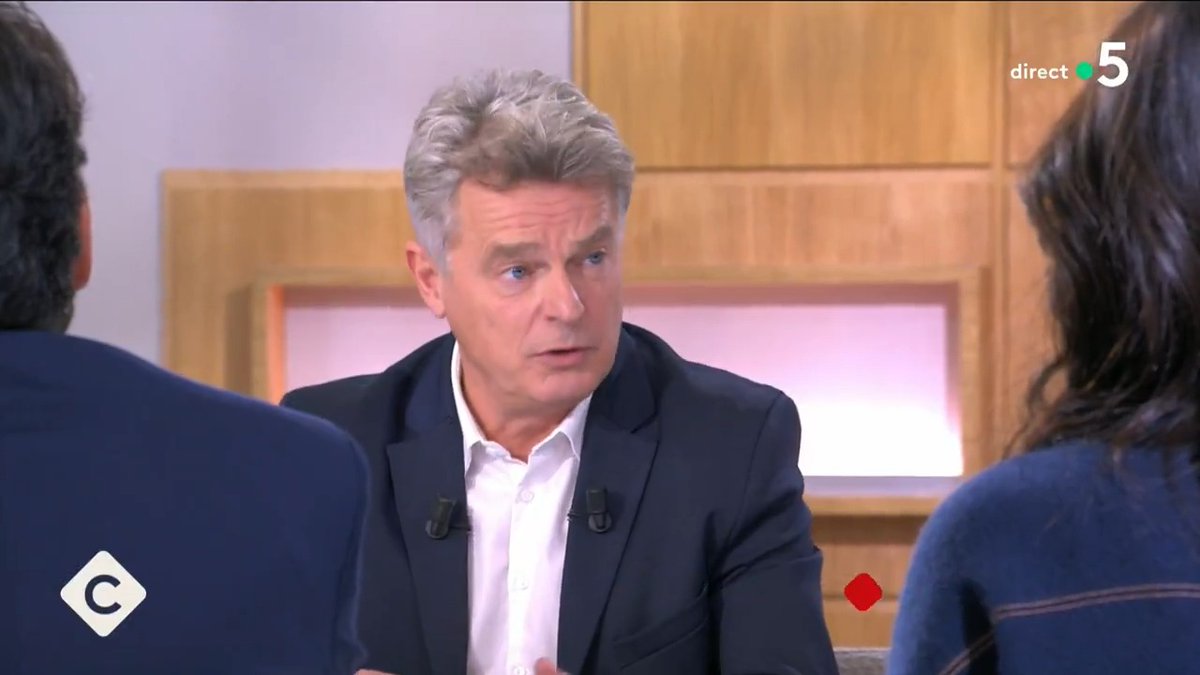 « C’est une COP ratée. Il manque un 1 devant les 300 milliards. Si on ne mobilise pas les immenses créations de richesse pour accompagner ces pays, on ne s’en sortira pas, quitte à ce qu’on s’endette à vie. » COP29 en Azerbaïdjan, un bilan décevant ? Fabien Roussel #CàVous