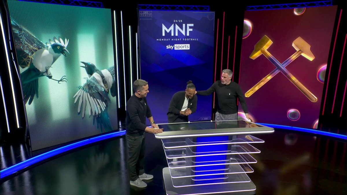 "You defenders seem to get away with a lot these days that's for sure" 😂 Jamie Carragher and Theo Walcott are in disagreement over Newcastle's penalty claim 😅