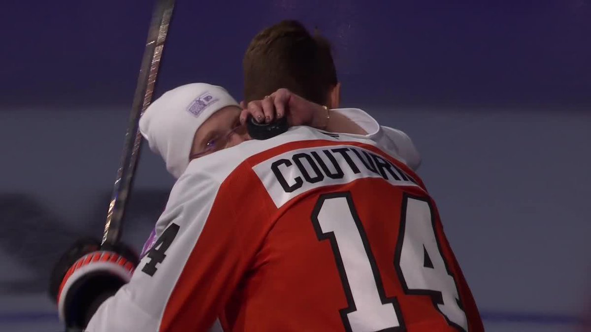 💜 We all fight for Penny Courtney. 💜 Penny is a wife, mother, grandmother, lifelong Flyers fan, and a cancer fighter in a fight for her life. Tonight, she dropped the ceremonial puck at Wells Fargo Center. #HockeyFightsCancer | Toyota USA