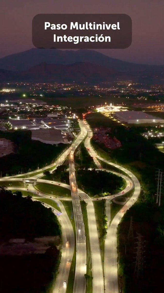 Estamos llevando a cabo la mayor inversión en carreteras y puentes de nuestra historia, impulsando el desarrollo, el turismo y la movilidad en cada vez más zonas de nuestro país. Paso a paso 🇸🇻