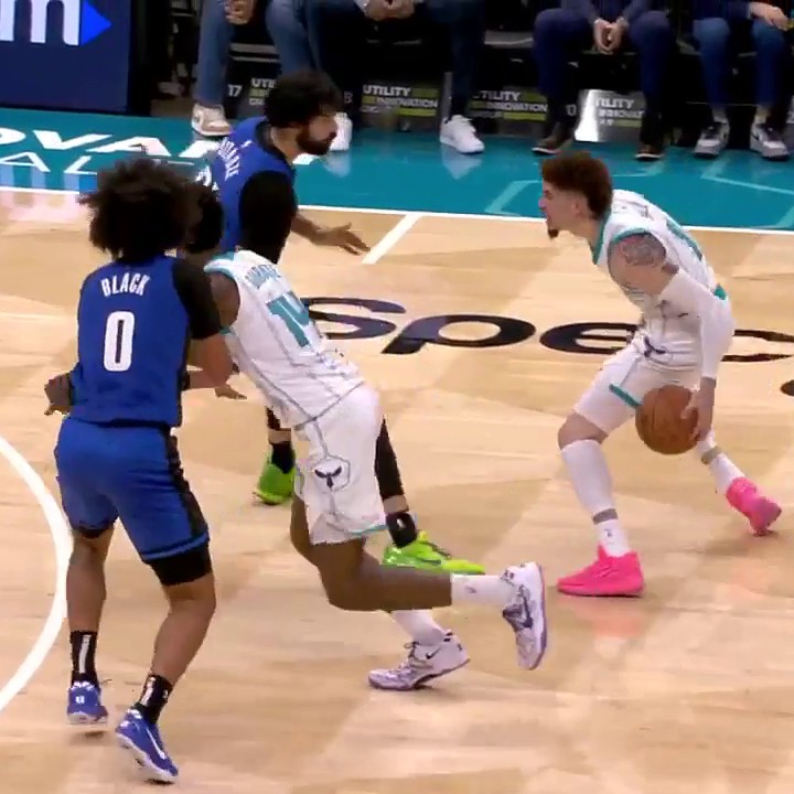 THIS SHOT FROM LAMELO. 🔥🔥🔥