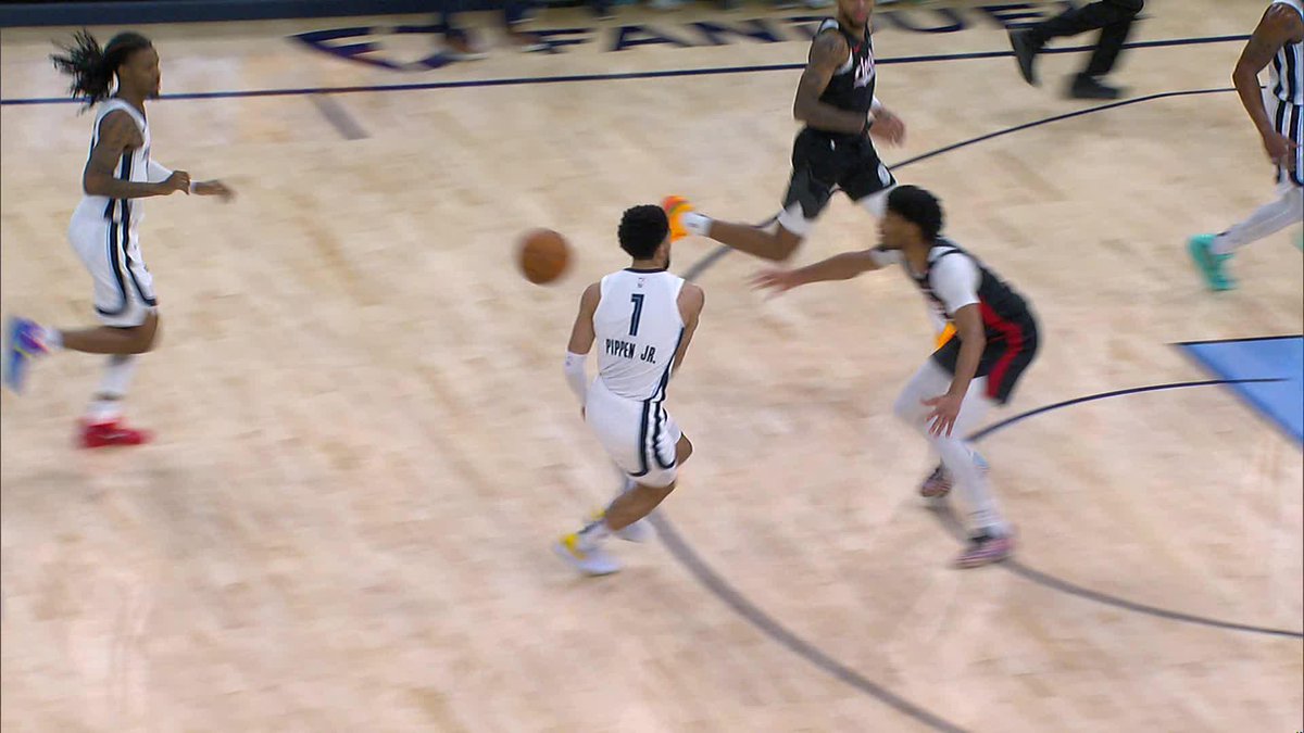 JA MORANT WITH THE HAMMER 🔨😤