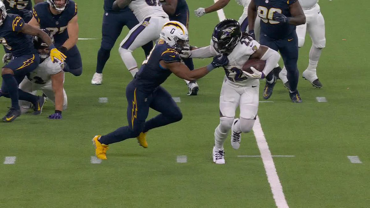 THE DOUBLE STIFF-ARM IS WILD 😲