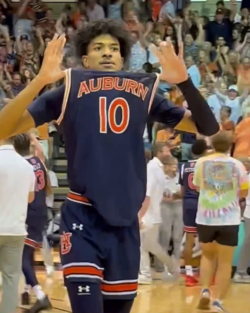 JOHNI BROOME FOR THE WIN‼️ Auburn Basketball wins an instant classic over No. 5 Iowa State in Maui 😱