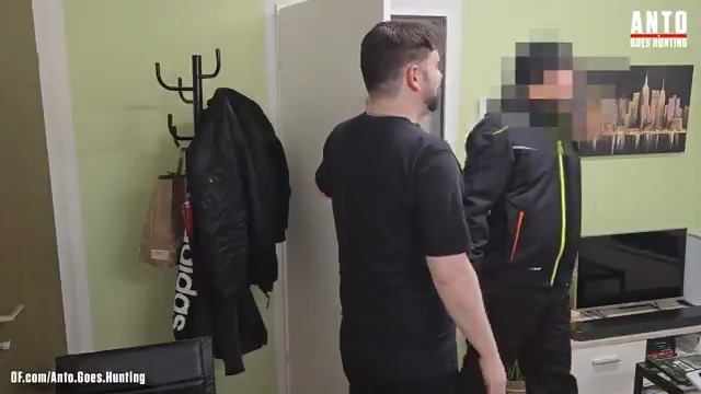 The janitor finally organised a worker to come and check my AC/Heater. He was a tall dad from eastern europe prbably in his mid/late 30s🤩😏 Offered him to give him a bj, which he declined first but then he came back...🤫 FULL VIDEO & MORE⬇️ 🔗