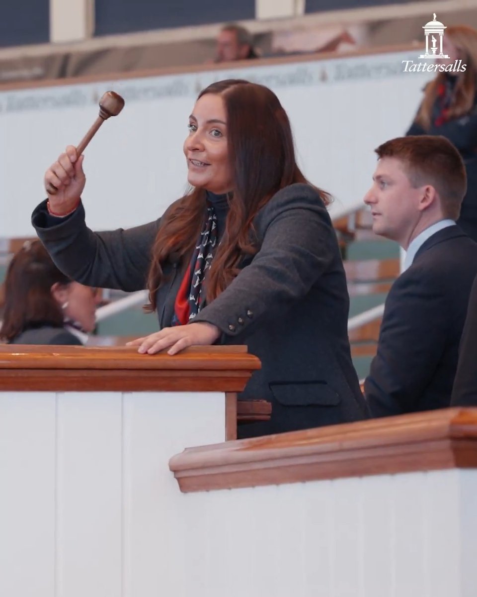 Britain’s first female bloodstock auctioneer. A historic moment as Shirley Anderson-Jolag brings the gavel down when selling her first horse on the rostrum at Tattersalls. #TattsDecember | Shirley Anderson-Jolag