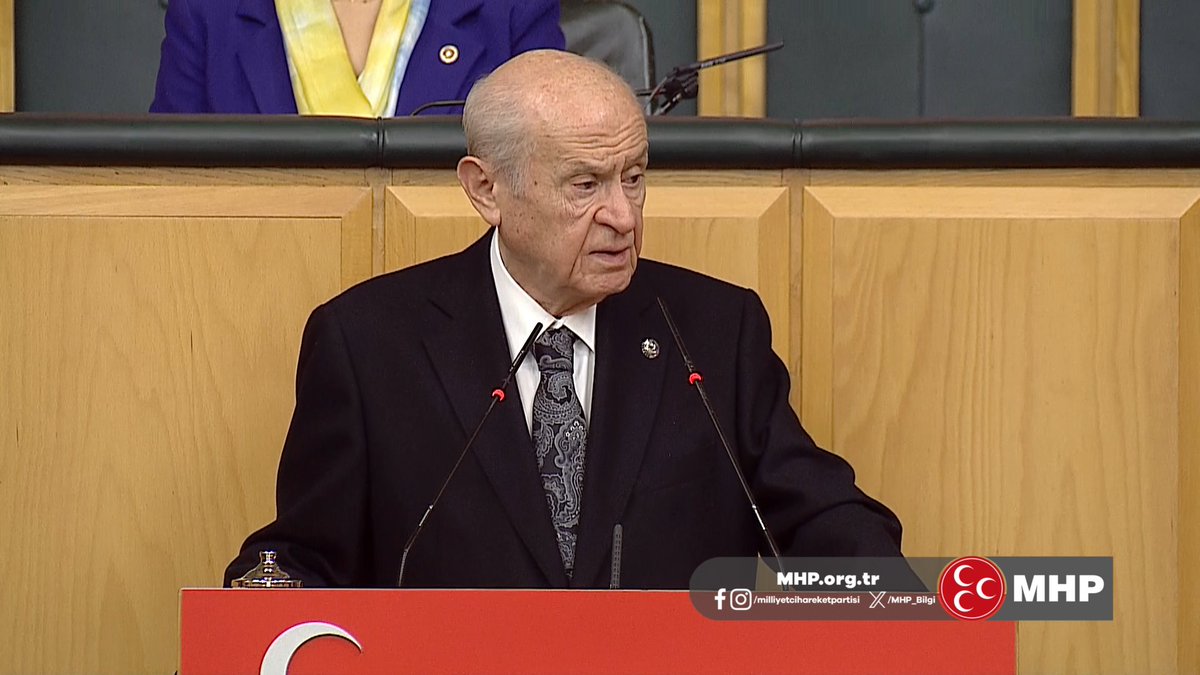 Sayın Davutoğlu, Başbakanlık görevini üstlenmiş bir akademisyen olarak bu iddia ve ifadelerinin hiçbir ahlaki ve nesnel karşılığı olmadığı gibi, baştan ayağa sakat ve sorunludur.