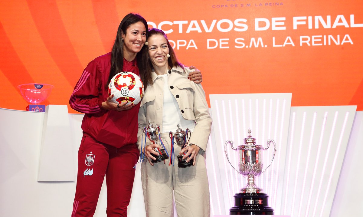 🏆 Los trofeos de la Copa de la Reina que la DANA se llevó vuelven a estar con su dueña. 🥲 𝗘𝘀𝘁𝗲 𝗵𝗮 𝘀𝗶𝗱𝗼 𝗲𝗹 𝗲𝗺𝗼𝗰𝗶𝗼𝗻𝗮𝗻𝘁𝗲 𝘃𝗶𝗮𝗷𝗲 𝗱𝗲 Esther Romero Ruiz 𝗮 𝗠𝗮𝗱𝗿𝗶𝗱. #CopadelaReina