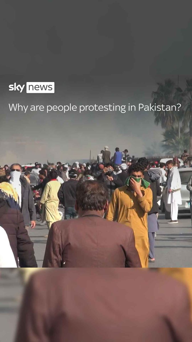 Supporters fighting for the release of Imran Khan clashed with security services on Tuesday, with five people killed in a ramming in Islamabad, Pakistan. It is unclear who was behind the vehicle attack. But why are people protesting? ⬇️