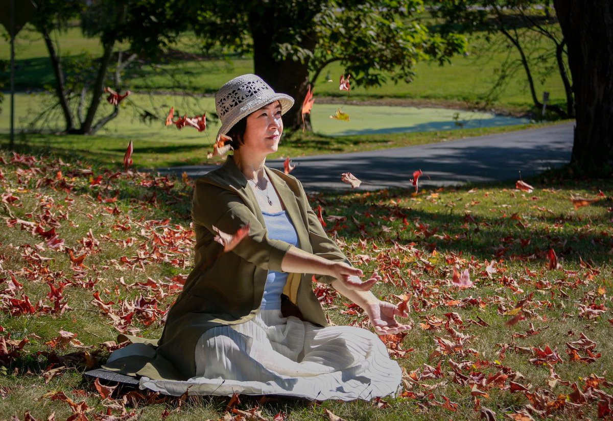 Two more other profound benefits: Falun Gong Keeps Me Youthful and Gives Me a Pure and Carefree State of Mind Reintroducing Myself (7): How Has Practicing Falun Gong Changed Me?