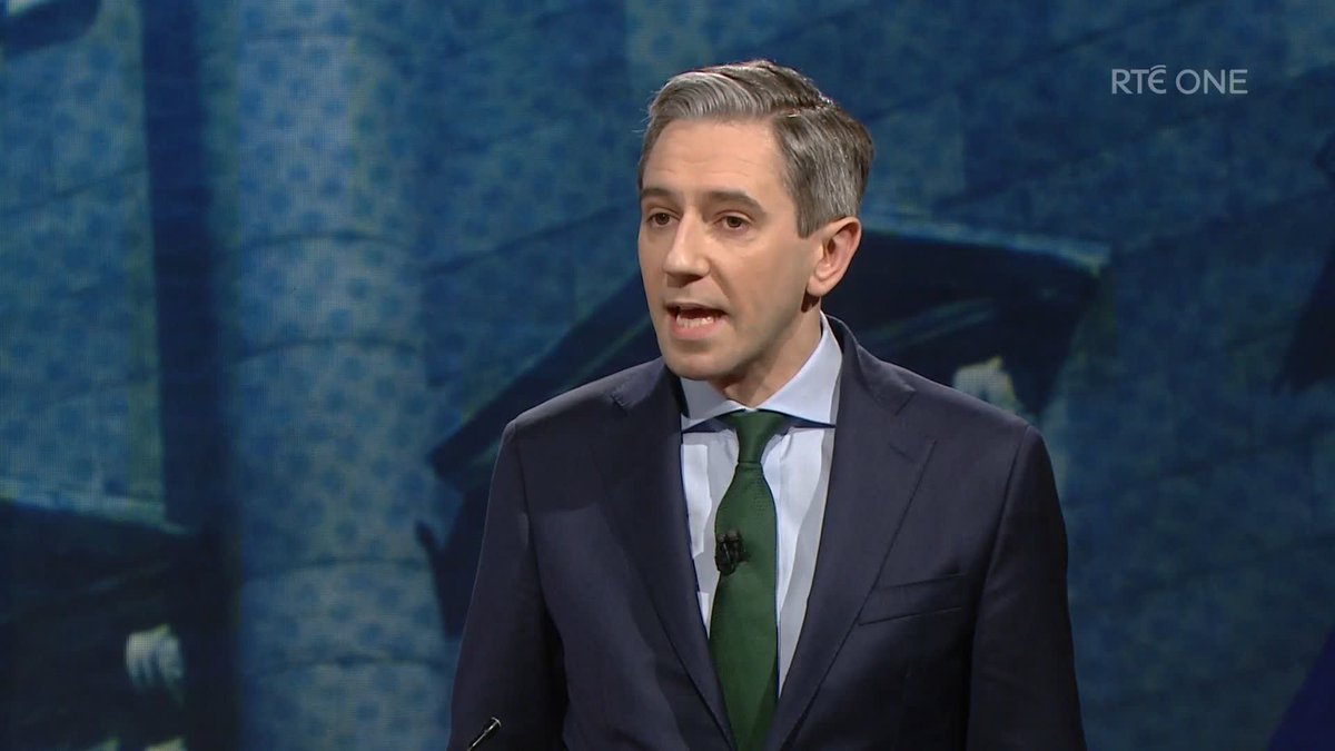 Simon Harris responds to questions about his interaction with care sector worker, Charlotte Fallon, in Kanturk, and whether his staff contacted RTÉ about coverage of it. #rtept | RTÉ News