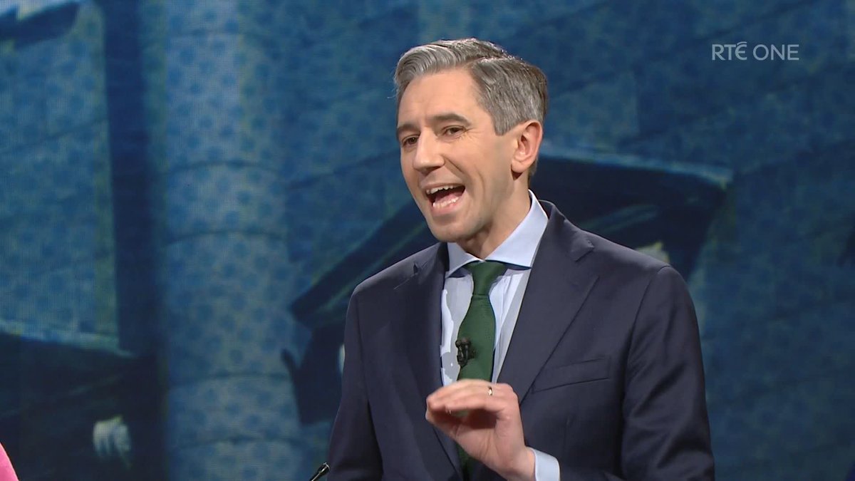 "We'd have to borrow for housing, if needs be... if we hit a rock, we'll have the €50bn of a buffer... we'd have to phase measures in, but not effect housing or public services." Simon Harris on his priorities in the event of an economic downturn. #rtept | RTÉ News