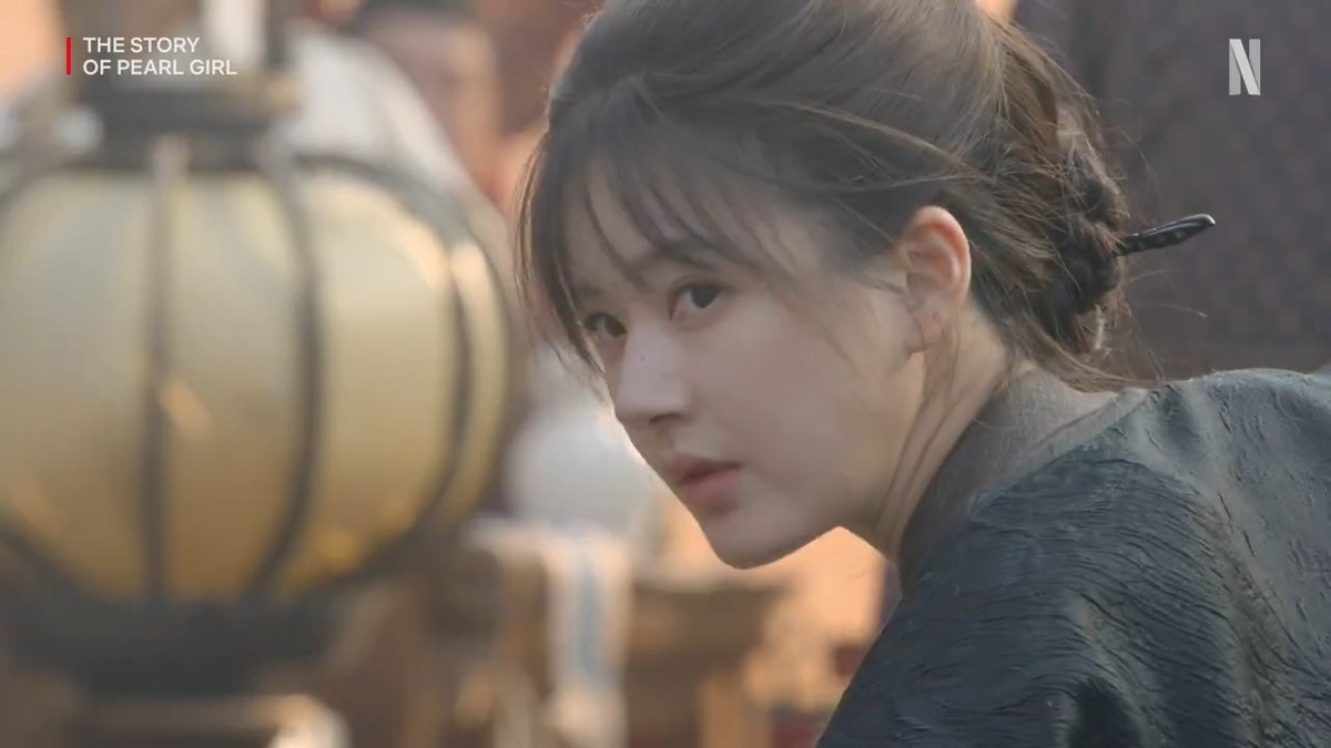 It’s the fist clench for me 🤜 #TheStoryOfPearlGirl #赵露思 #ZhaoLusi #LiuYuning #TangXiaotian #CDrama #Netflix