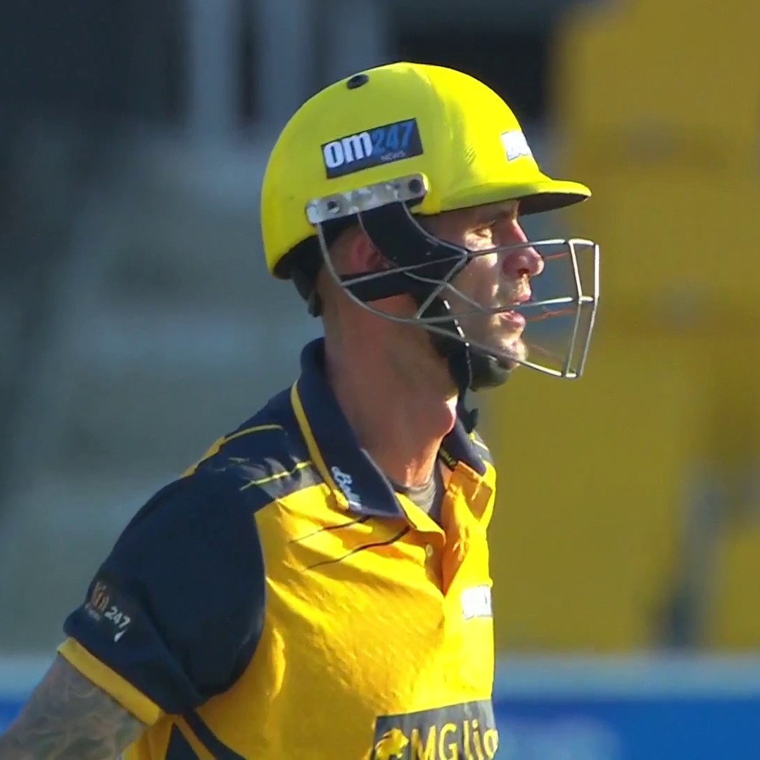 Alex Hales hits Rashid Khan for six to finish the innings in style 🤩