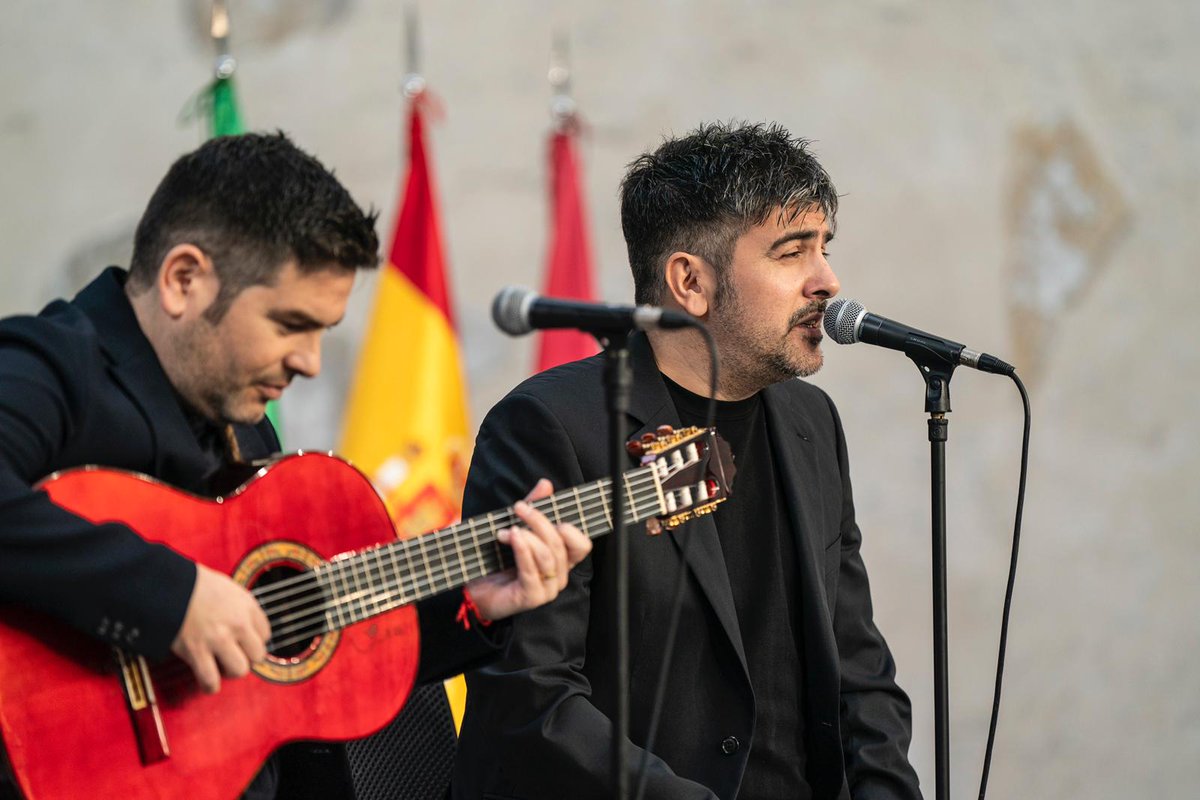 🎶 Qué mejor forma para cerrar el acto de Las Medallas de Oro al Mérito en las Bellas Artes 2023 que con Estopa rindiéndole homenaje a uno de nuestros mayores exponentes de las artes, Camarón de la Isla.