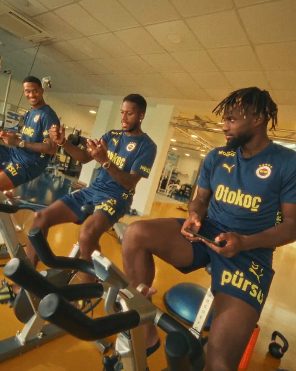 Represent Fenerbahçe on the go with EA SPORTS FC MOBILE. Anywhere for the Club. Download now and claim your Fenerbahçe Player Items! 💛💙 Sen de Fenerbahçe'yi her yerde temsil et, taraftarlığını her an göster! EA SPORTS FC MOBILE'i hemen indir ve Fenerbahçe Oyuncu Kartlarını kazan! 💛💙
