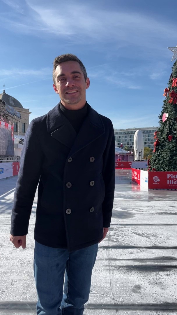 Aquí un bicampeón mundial, siete veces campeón de Europa y medallista olímpico tiene algo que deciros desde la Pista de Hielo que lleva su nombre 😊⛸️ Javier Fernandez | Warner TV España | Vodafone TV