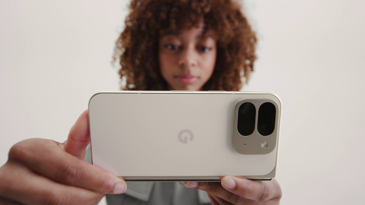 #Pixel9 Pro Fold is slim, sophisticated &amp; super durable. 📱Phone-first design that's familiar to the eye &amp; hand 📷Upgraded cameras with a new dual row design 💪Flexible aluminum alloy-covered hinge snaps shut &amp; opens fully flat Unfold a world of design: