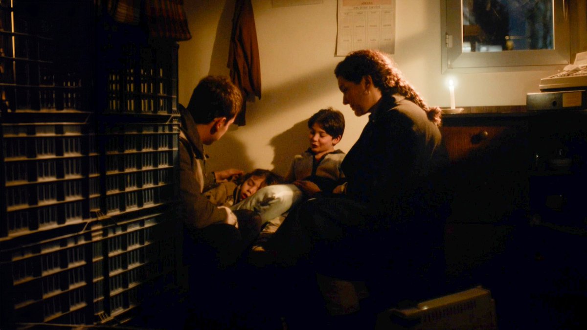 “Ayrılık geldi başa, katlanmak gerek…” #AnnemAnkara yeni bölümüyle 4 Aralık Çarşamba saat 20.00’de @kanald’de! @bkmonline