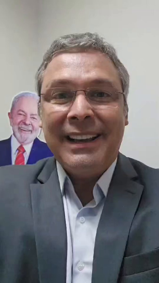 Gol de placa de Lula e Haddad. Isenção de IR de quem ganha até R$ 5 mil vai beneficiar 20 milhões de pessoas. E sabe o melhor? Taxando somente 100 mil ricos! Parabéns Lula e Fernando Haddad