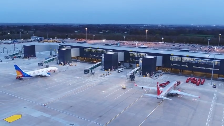 We're thrilled to announce that Pier 2 is now weathertight, marking a major milestone in Phase Two of the Manchester Airport Transformation Programme (MAN-TP) 🎉 This means the exterior work is complete, and we're now set to begin the exciting next steps — from internal fit-out to mechanical, electrical, and plumbing works. Pier 2 is a key part of the airport’s growth, featuring ⬇️ ✈️ 13 new flexible aircraft stands ✈️ Direct boarding access for all gates ✈️ A dedicated airline lounge ✈️ Retail space & ground handling on multiple levels Pier 2 will mirror the look and feel of Pier 1 which was opened in Phase One of MAN-TP. Stay tuned for more updates as we continue to transform Manchester Airport! 🏗️