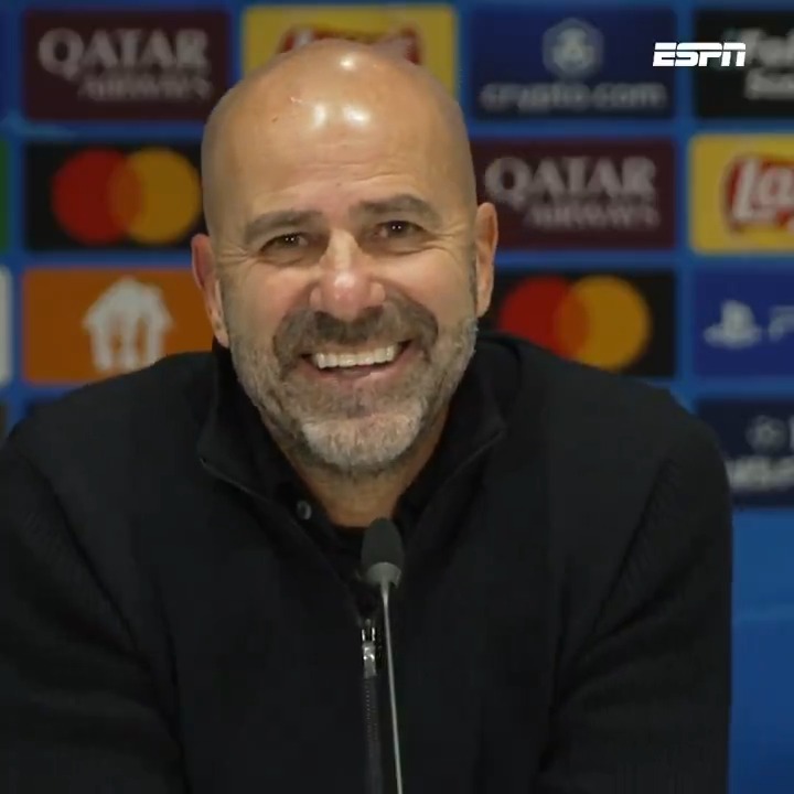 Peter Bosz verklaart zijn koele reactie na de winnende goal van Ricardo Pepi 🥶 #PSVSHA