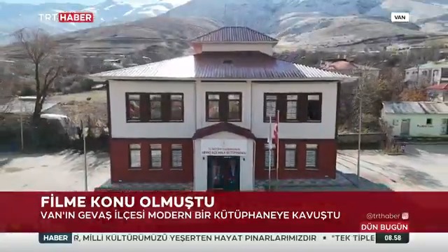 Yıllar önce çekilen bir filmde kütüphanesi olmayan bir ilçeydi... 📚Van'ın Gevaş ilçesinin artık 15 bin kitaplı modern bir kütüphanesi var.
