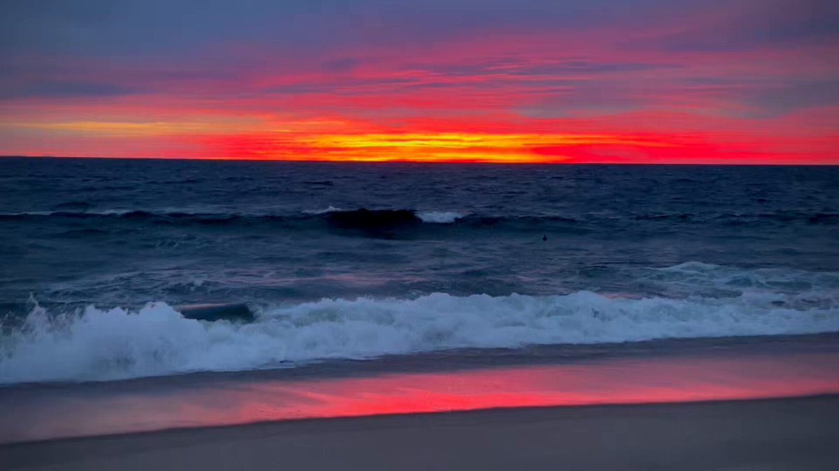 WOW Sunrise!!! Good morning from Nauset beach! 🍂 Just taking in the beauty before the chaos of cooking begins. Who's excited to pretend they love Aunt Edna’s mystery casserole? 😂🤷‍♂️ #ThanksgivingSurvival Cape Cod, Massachusetts. #capecod #sunrise